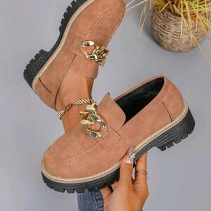 Stylish Tan Loafers with Gold Accent New Sz 8.5